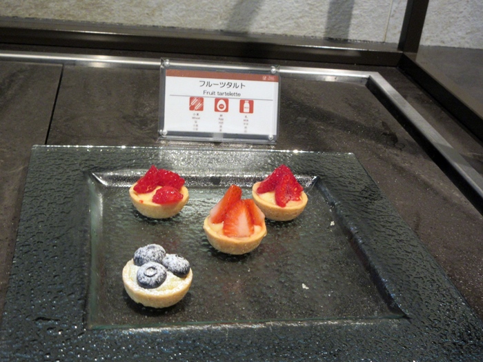 【グランドプリンスホテル高輪のクラブラウンジでチェックインとおやつ】_b0009849_2121147.jpg