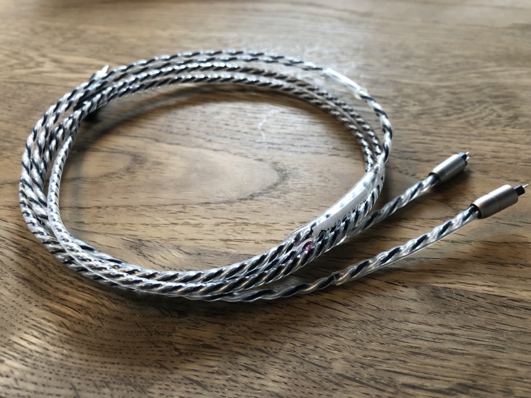 WAGNUS NEUTRON 2pin 2.5mmバランス CINQBESプラグ WAGNUS NEUTRON 2pin 2.5mmバランス CINQBESプラグ