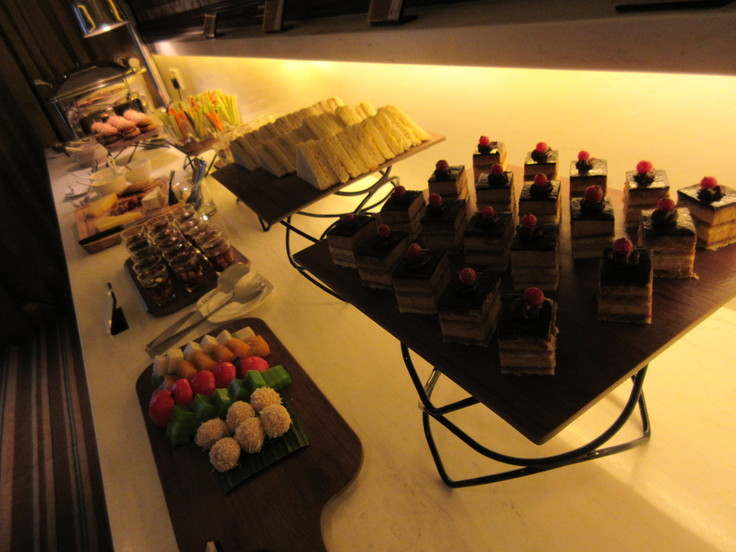 カトンスリングで一日を終える♪ Village Hotel Katog_c0212604_5401125.jpg