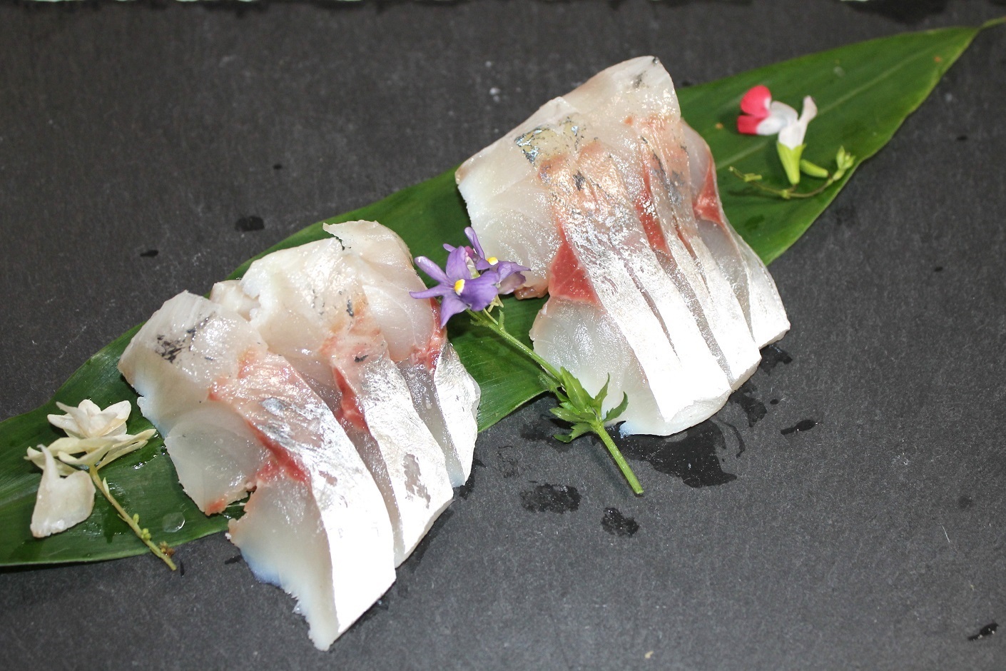 美濃吉河原町調理長の鯵の酢締め 新 直哉の釣り魚料理 美濃吉河原町調理長の鯵の酢締め 新 直哉の釣り魚料理