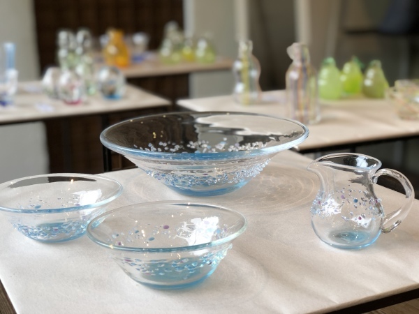 ガラス工芸 ガラス作家 間宮香織作 フラワーベース V R6829 ガラス工芸