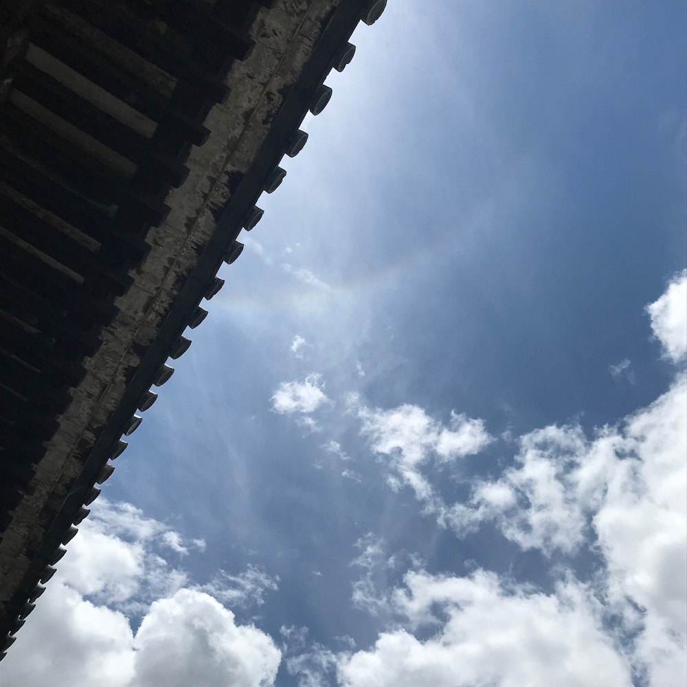 通し矢の空に、虹_c0113755_18171280.jpeg