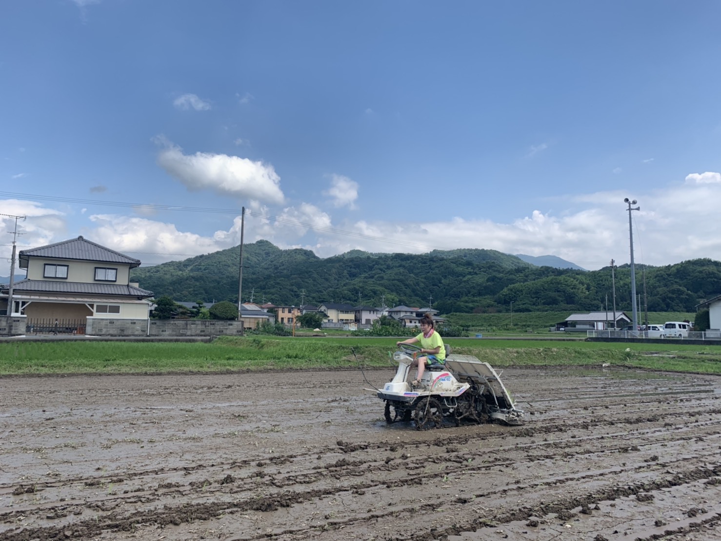 土に触れて学ぶ。_b0334704_00412818.jpg