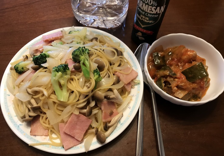 週明けのランチは しめじとベーコンのスパゲッティ♪_c0212604_139184.jpg
