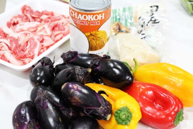 青いパパイヤのソムタムとタイ風グリーンカレー_d0377645_11473691.jpg