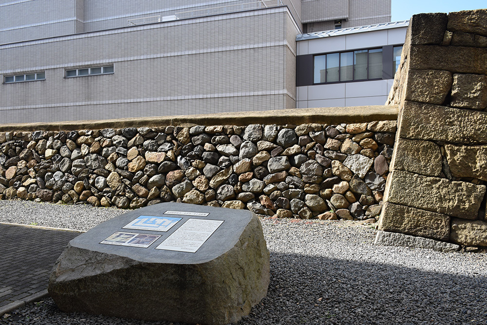 海に浮かぶ要塞、讃岐高松城を歩く。 その6 <外周、東の丸>_e0158128_21133646.jpg