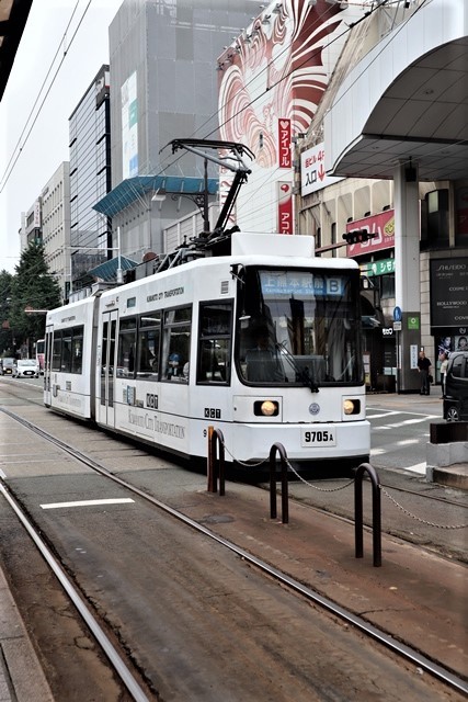 藤田八束の鉄道写真@熊本の路面電車、懸命に復興に向かう熊本・・・頑張れ熊本、熊本城の復興が面白い_d0181492_17434148.jpg