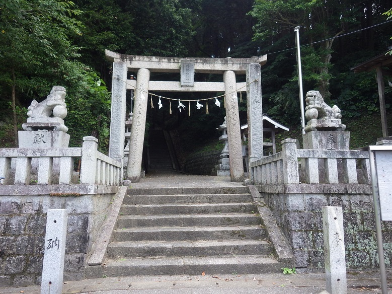 近隣の低山を５座歩く・・戸城山、矢留山、八景山_e0164643_15522772.jpg