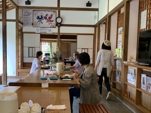 b0330040_22473332.jpeg