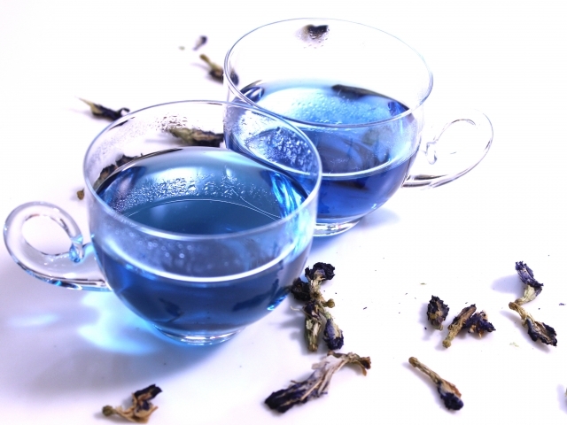 こんな青いお茶_b0365715_04353457.jpeg