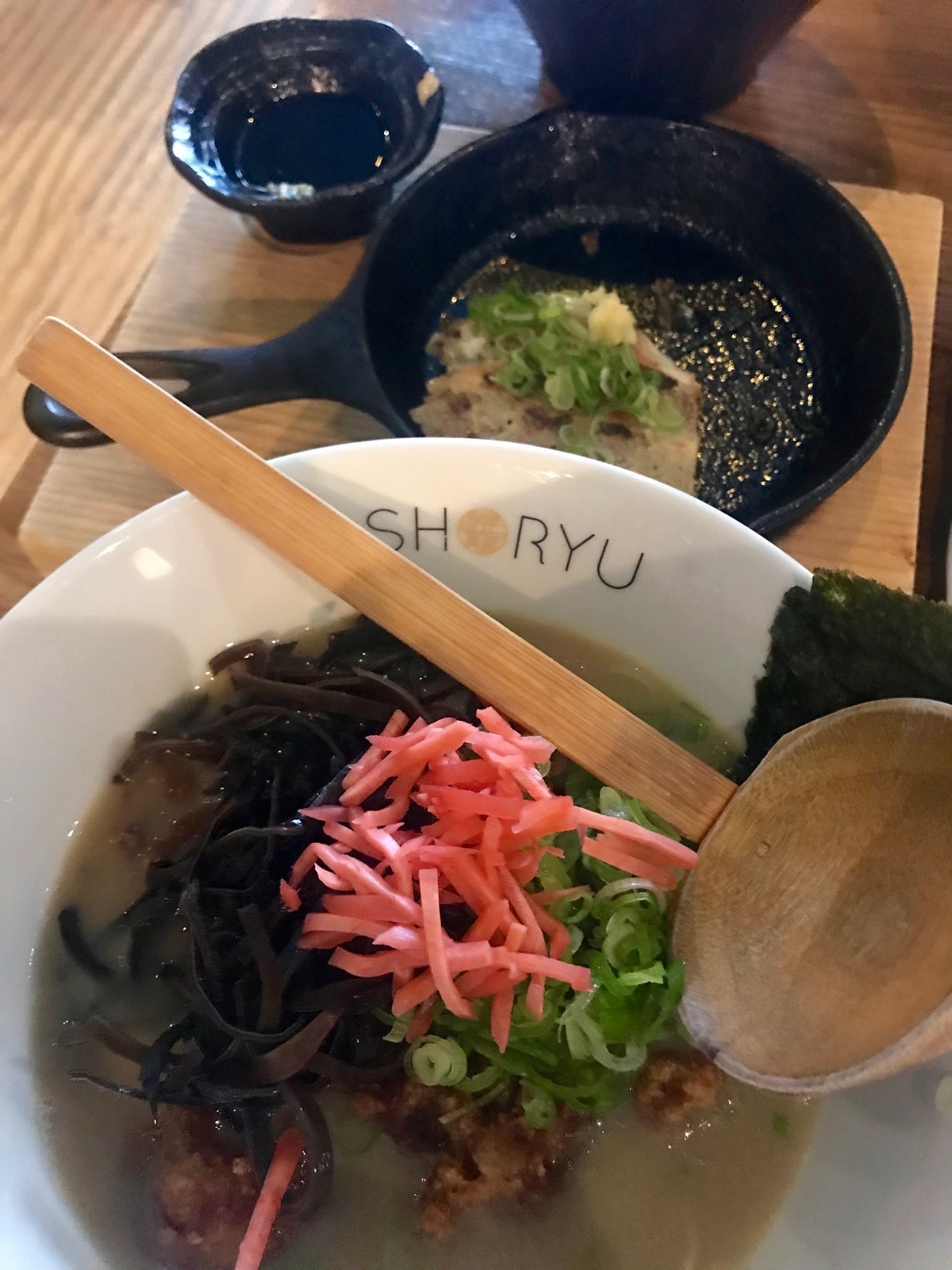 ランチとディナーのダブルヘッダー(ラーメン登龍、和風スイーツ辻利、中華ロイヤルチャイナクラブ)_e0114020_03103572.jpg