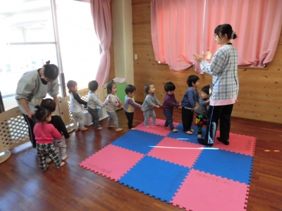 0,1歳児のお友達!!_a0382671_12554142.jpg