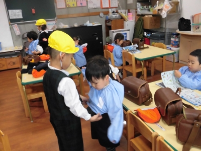 年長組さんがお手伝い_a0382671_12562243.jpg