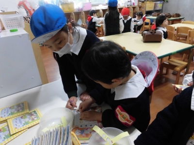 年長組さんがお手伝い_a0382671_12562251.jpg