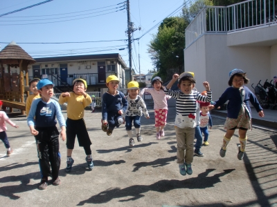 いろんな遊びをしています!_a0382671_13255080.jpg