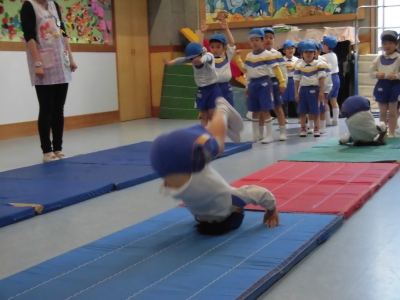 うんどう遊び楽しいね。_a0382671_13255169.jpg