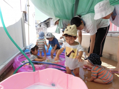 今日もプール遊びしました!_a0382671_13261954.jpg