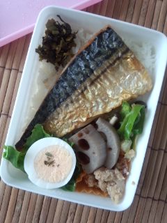 さばの醤油干し弁当_f0112873_732677.jpg