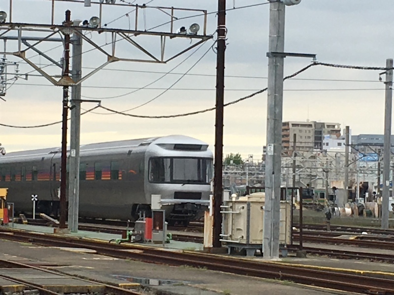 オススメ鉄道スポット 尾久車両センターでカシオペアと四季島に出会う 子どもと暮らしと鉄道と オススメ鉄道スポット 尾久車両センターでカシオペアと四季島に出会う 子どもと暮らしと鉄道と