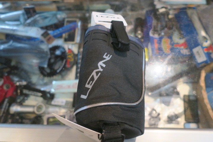 レベレイトデザイン フィードバッグ入荷!_c0132901_20371936.jpg