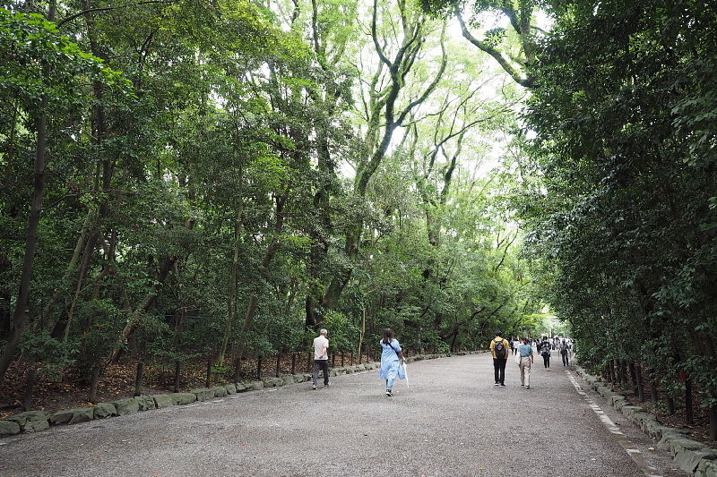 【旅日記】初めての『熱田神宮』　_b0008655_18162685.jpg