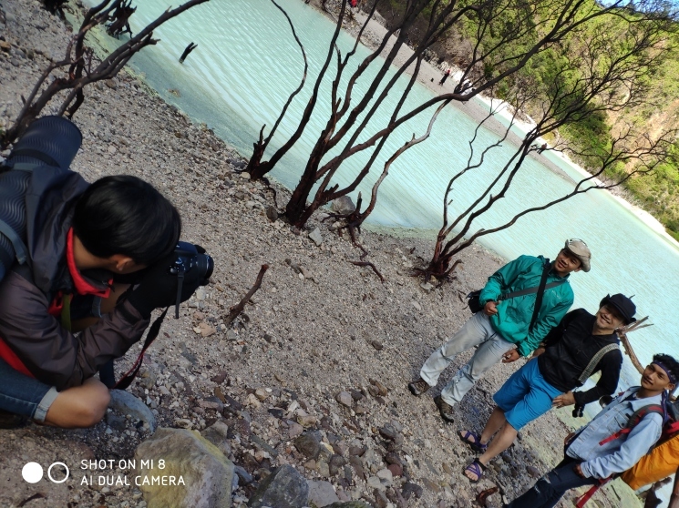 幻想的！！バンドンから日帰りで行く火口湖『カワプティ』 - Kawah Putih, Indonesia_b0108109_10255981.jpg