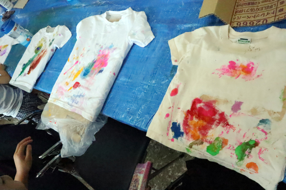 やと子ども美術教室　～ Tシャツに描く ～_e0222340_15161774.jpg
