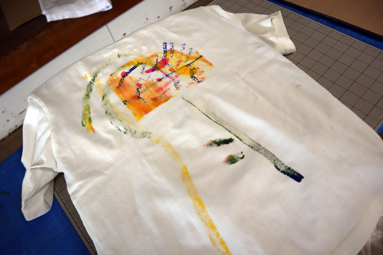 やと子ども美術教室　～ Tシャツに描く ～_e0222340_1519939.jpg