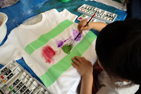 やと子ども美術教室　～ Tシャツに描く ～_e0222340_1531511.jpg