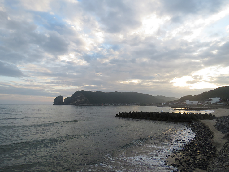 ハヤブサと赤とんぼ_f0214649_04595070.jpg