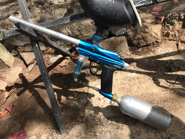 ペイントボールでサバゲー : Black Fantom