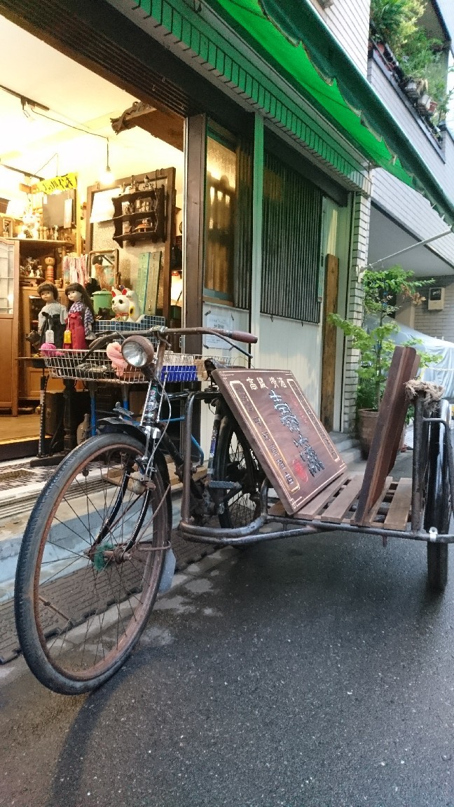 木製看板を側車に載せて_a0228408_20560016.jpg