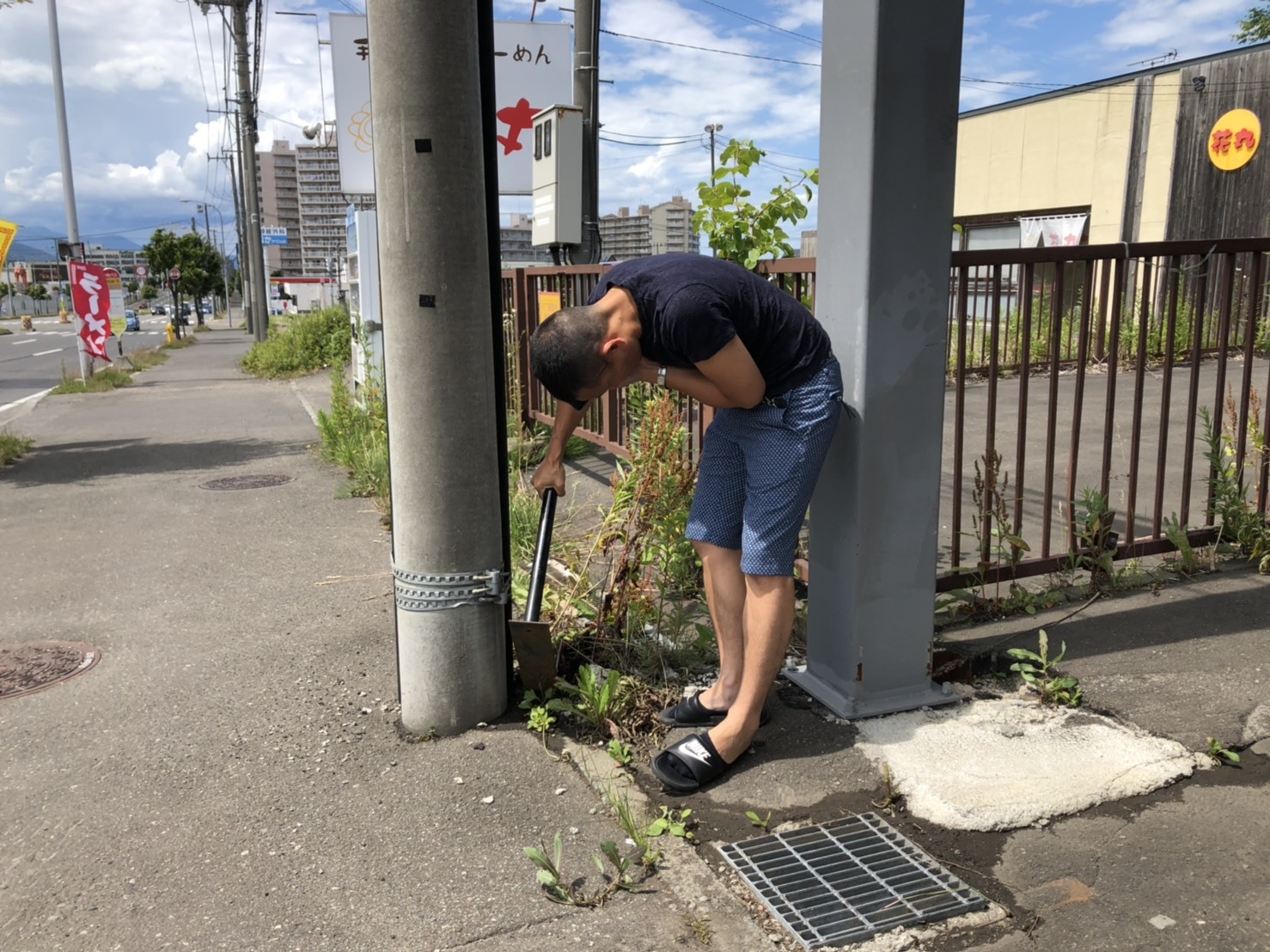 7月17日(水)本店ブログ♪　E250ベンツカブリオレ♪ありますよ！ランクル　ハマー　アルファード_b0127002_19392239.jpg