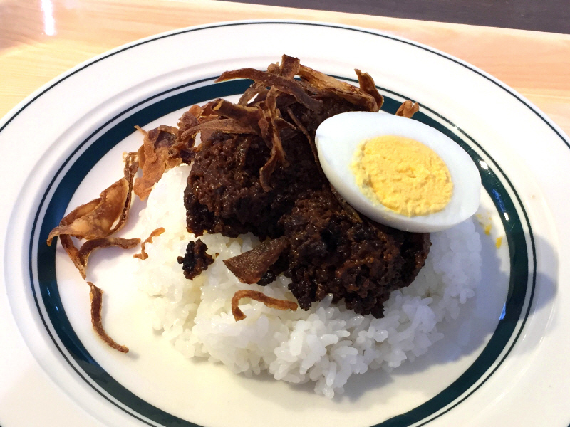 ドライカレーととんこつラーメン　【海老名SA　丸の内ポールスター ＆ ゑびな軒】_b0153224_06144373.jpg