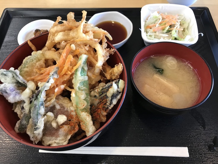 ランチはガッツリ かき揚げ丼定食!_c0212604_12172670.jpg