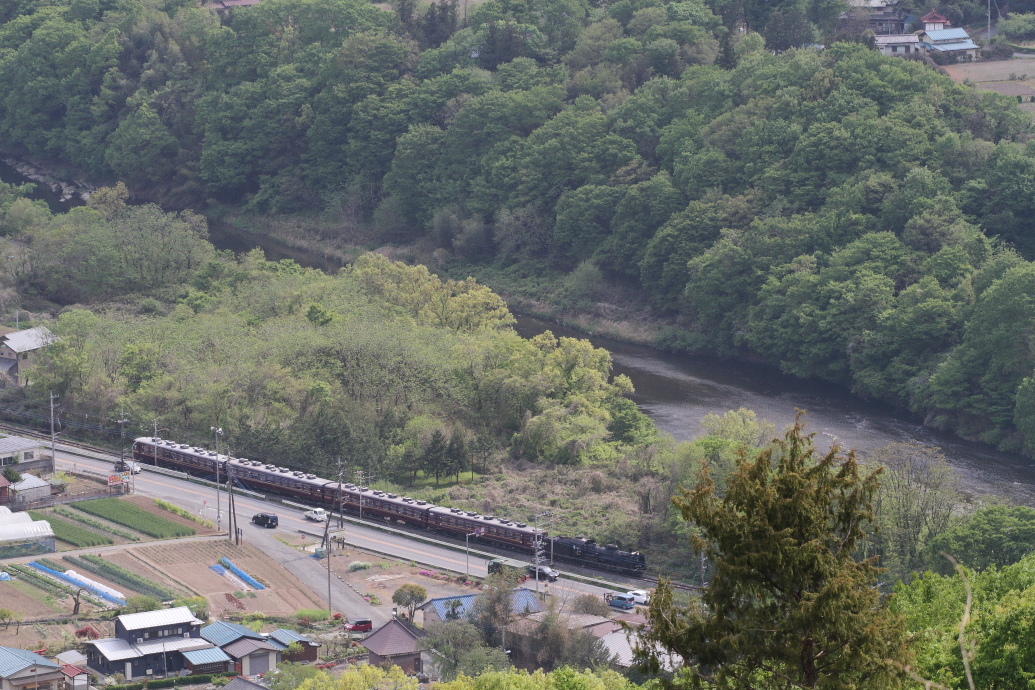 新緑の頃、荒川と国道に挟まれて走る汽車　- 2019年春・秩父鉄道 -_b0190710_21160062.jpg