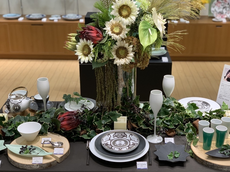 夏の森のグランピングテーブルコーディネート 岩田屋アリタポーセリンラボ Table Styling Blog