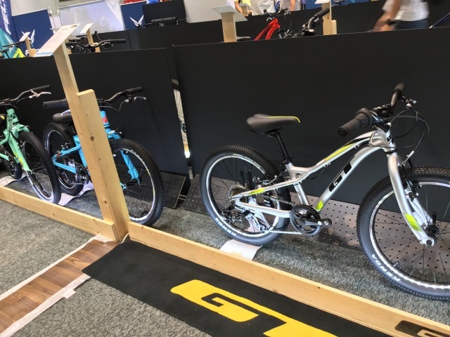 RPJの展示会に行ってきました_b0189682_12150721.jpg