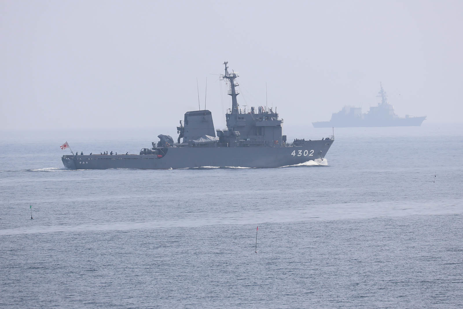 JMSDF DDH-184「かが」 in 小樽港 01_b0315809_21211586.jpg
