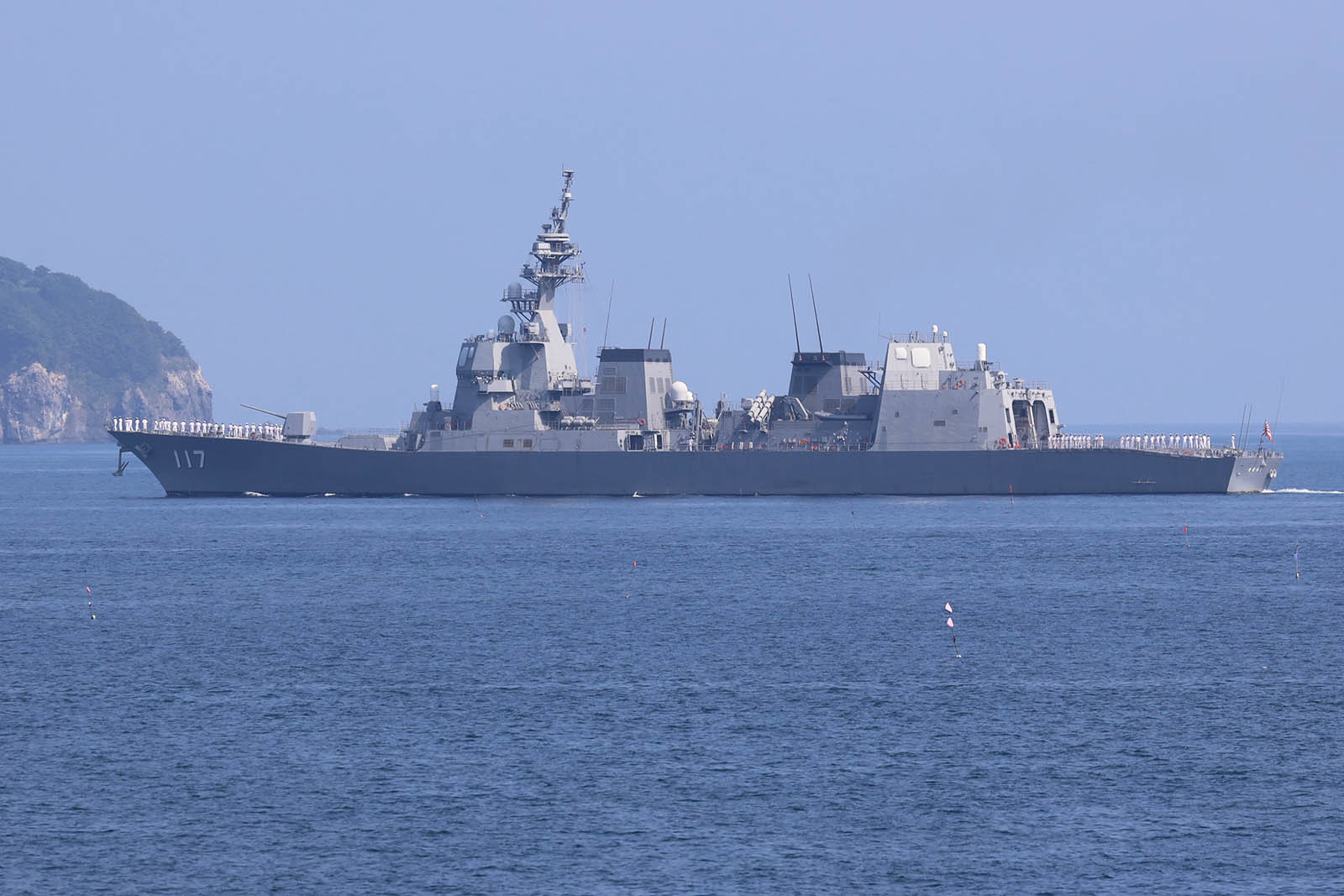 JMSDF DDH-184「かが」 in 小樽港 01_b0315809_21222999.jpg