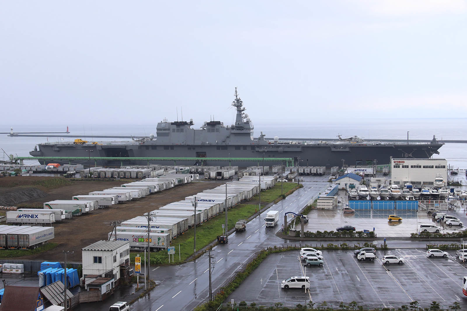 JMSDF DDH-184「かが」 in 小樽港 01_b0315809_21251697.jpg