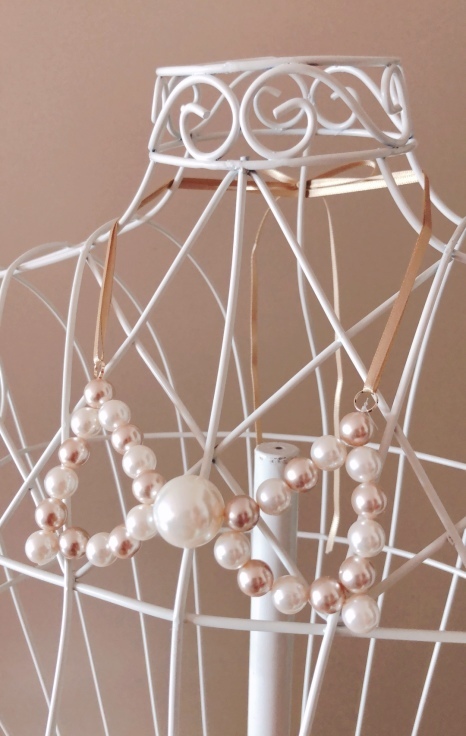 蝶ネクタイ風ネックレスの 色 いろいろなバリエーション Oh Mamagoto Maman S Idee