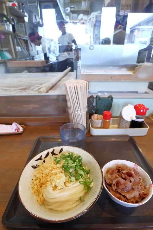 よがなで、肉しょうゆを食べた_a0077663_13231823.jpg