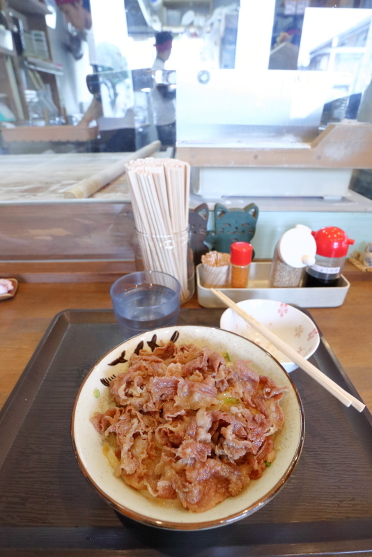 よがなで、肉しょうゆを食べた_a0077663_13231856.jpg