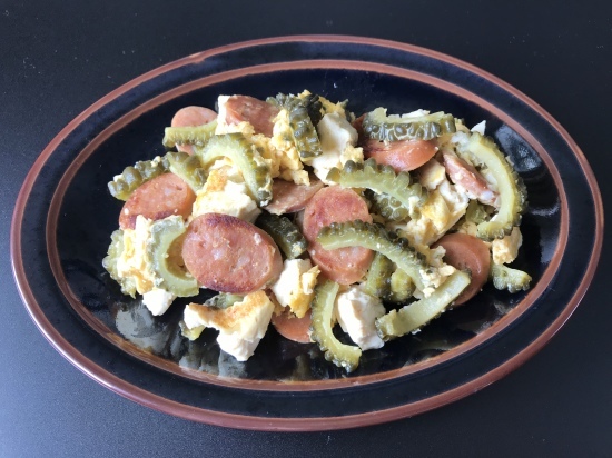 ポチギでゴーヤチャンプルー ぼっちオバサン食堂 ポチギでゴーヤチャンプルー ぼっちオバサン食堂