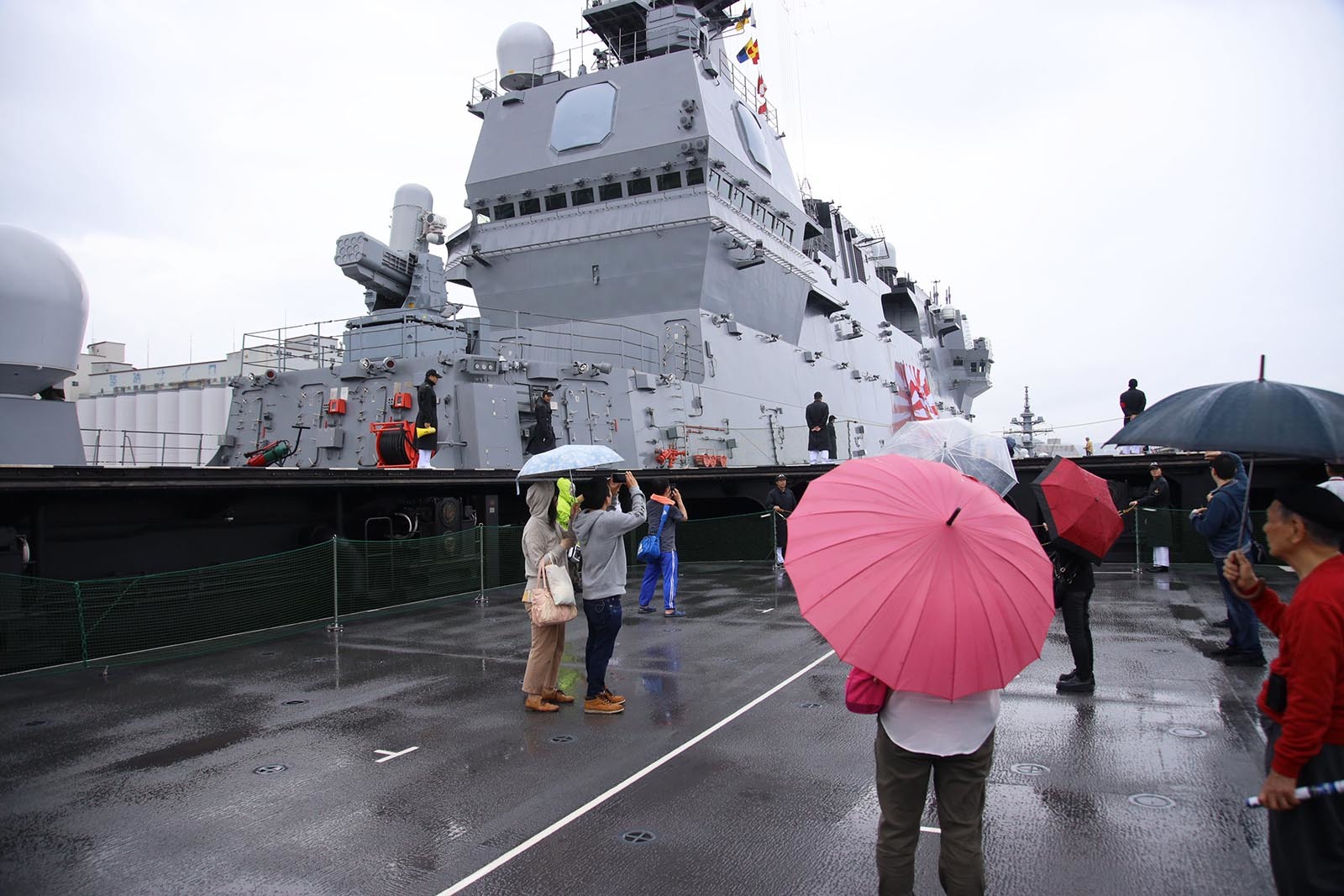 JMSDF DDH-184「かが」 in 小樽港 02_b0315809_21244572.jpg