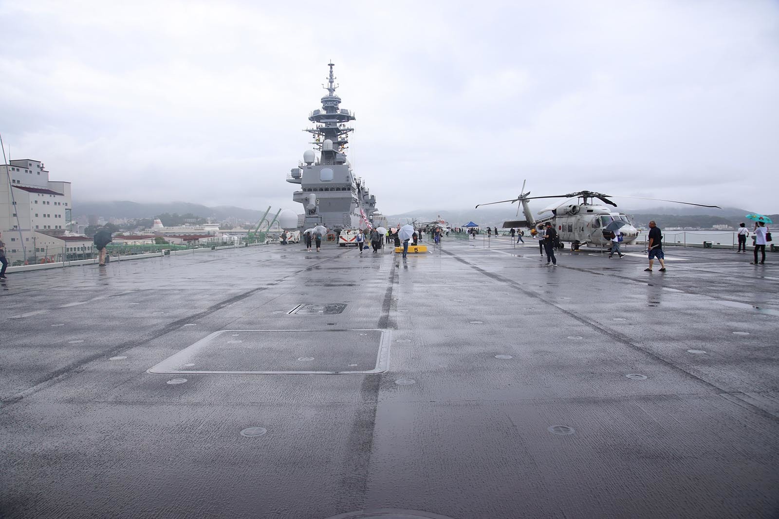 JMSDF DDH-184「かが」 in 小樽港 02_b0315809_21245784.jpg