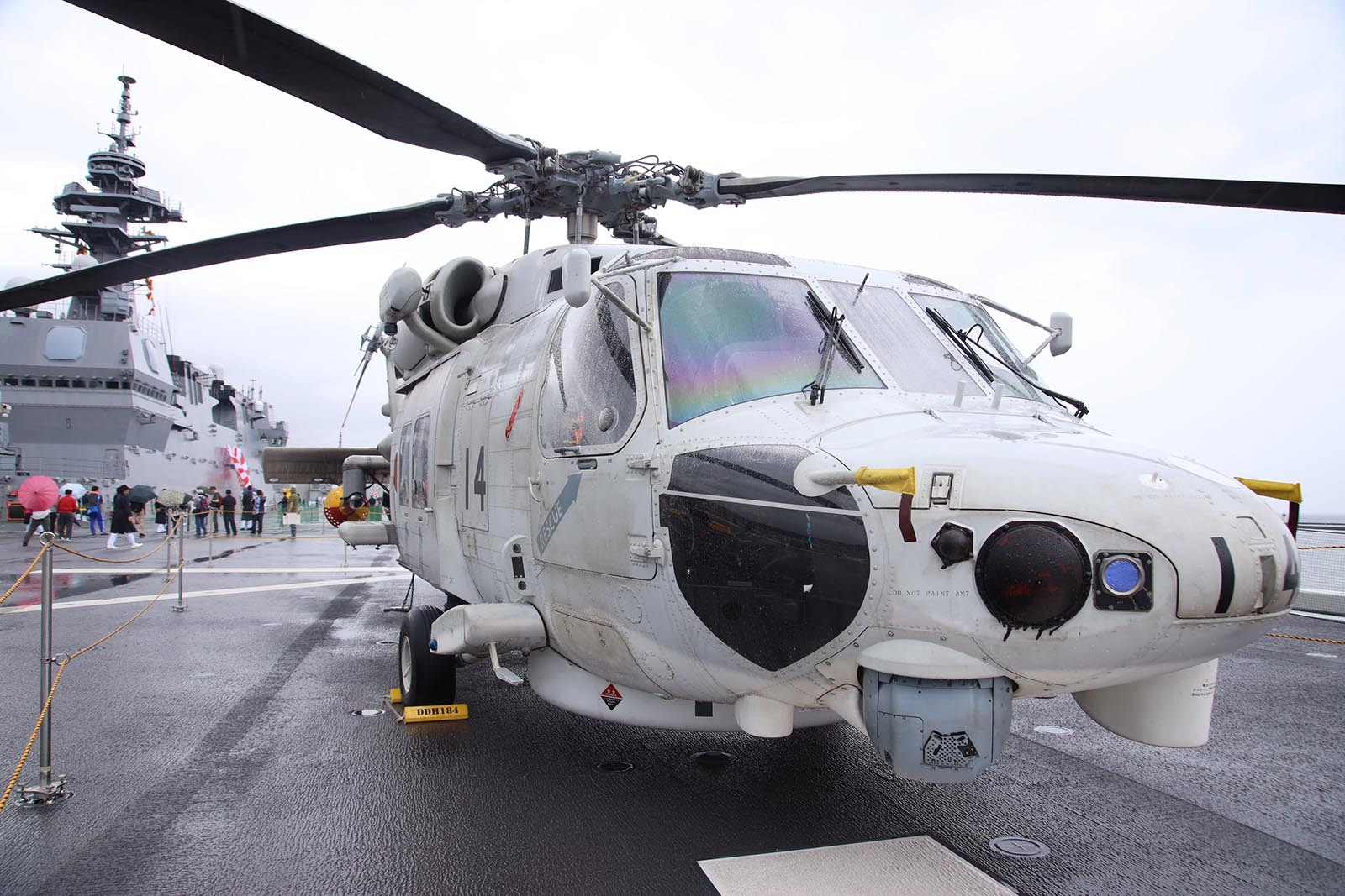 JMSDF DDH-184「かが」 in 小樽港 02_b0315809_21253423.jpg