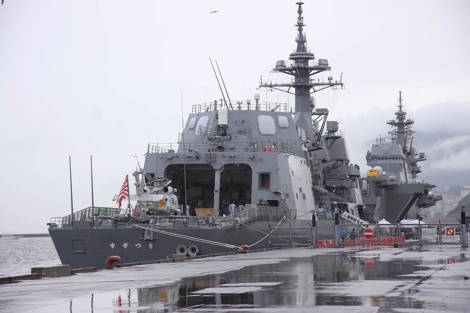 JMSDF DDH-184「かが」 in 小樽港 02_b0315809_21272448.jpg