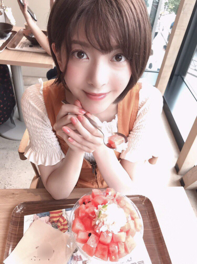 【速報】菅原りこ氏、ご自身のTwitterに『まるで彼氏に撮られたような写真』をついうっかり載せてしまう!_b0136045_22204953.jpg